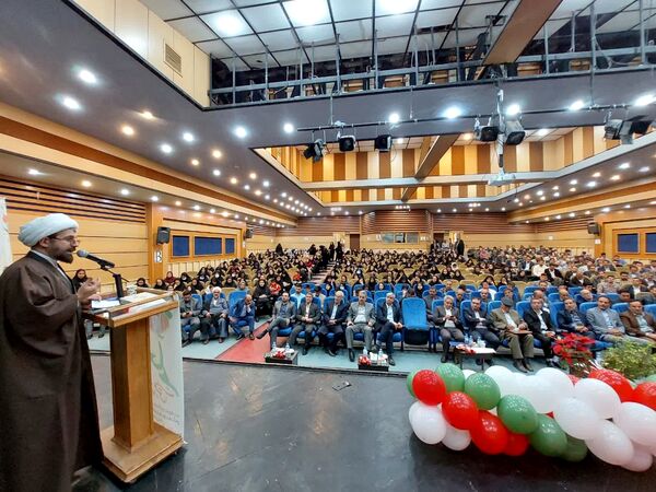 از فرهنگیان شاخص خرمدره تقدیر شد
