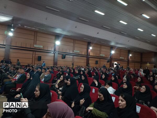 جشن روز معلم با حضور معاون پرورشی و فرهنگی وزیر آموزش و پرورش در یاسوج 