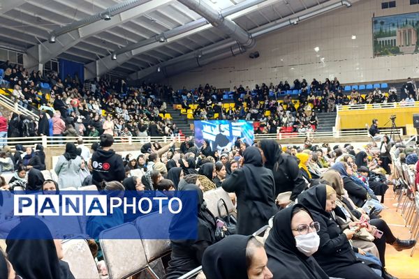 گردهمایی رانندگان سفیر مهر در هفته حمل‌ونقل شیراز