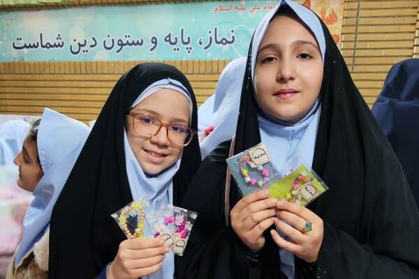 نمایشگاه کسب و کارهای دانش آموزی در دبستان حکمت نبوی ناحیه دو شهرری 