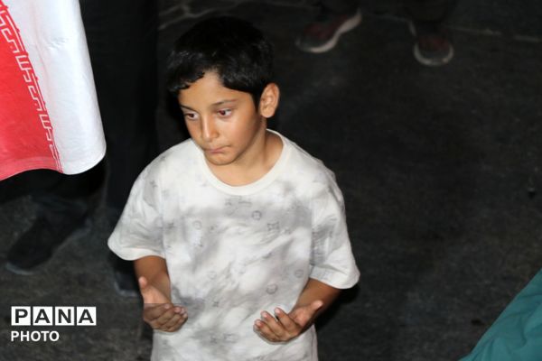 شور و نشاط دانش‌آموزان کوار در جشن‌های شبانه غدیر