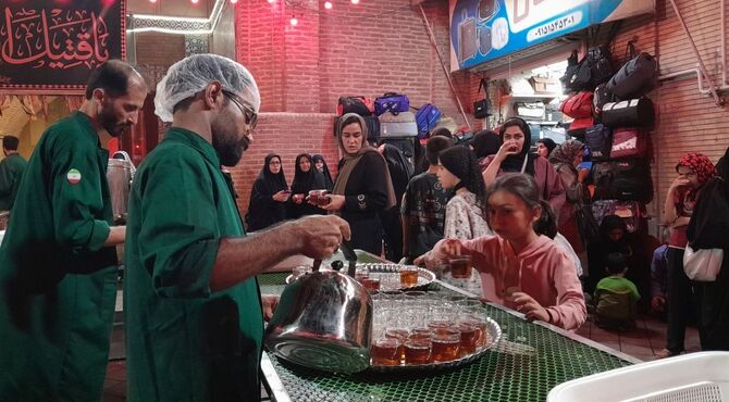 ۱٤۳ شبِ بی‌وقفه؛ وقتی چایخانه حضرت زهرا (س) میزبان دل‌های بی‌قرار شد