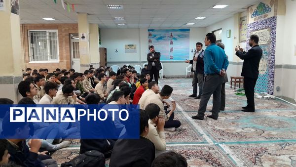 آشنایی با دنیای تراشکاری در دبیرستان ابوریحان بیرونی