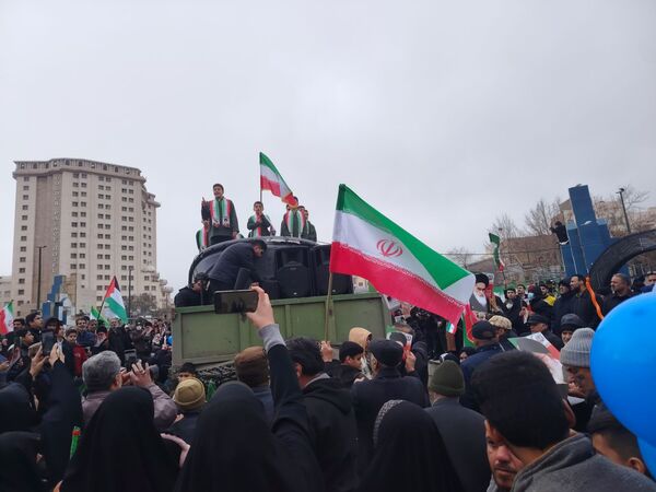 تولد ۴۷ساله‌گی انقلاب ایران در خیابان پانزده خرداد