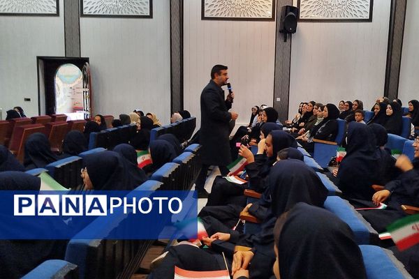 افتتاحیه طرح مصباح الهدی و جشن میلاد حضرت زینب(س) دبیرستان ریحانه النبی باقرشهر 