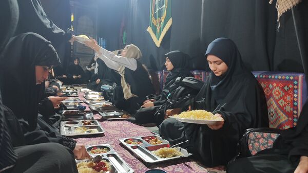عزاداری نوجوانان بنت الهدی‌ در شب هشتم محرم