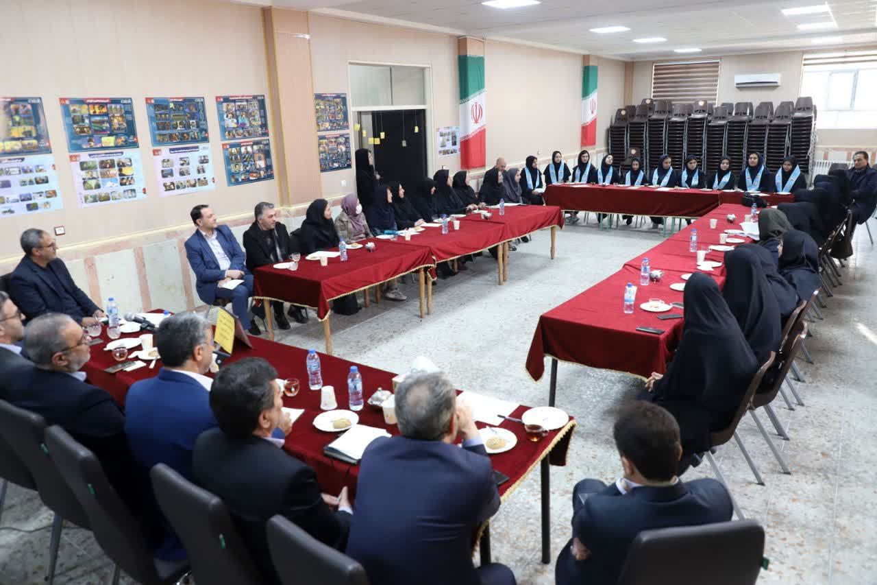 مطالبات بی‌واسطه شورای دانش‌آموزی مدرسه شهید مسافری تبریز با مسوولان وزارت آموزش و پرورش 