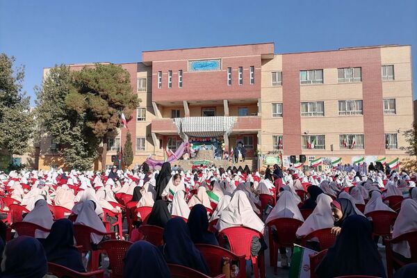 نواختن زنگ سال تحصیلی ۱۴۰۳-۱۴۰۴ در شهرستان شهریار