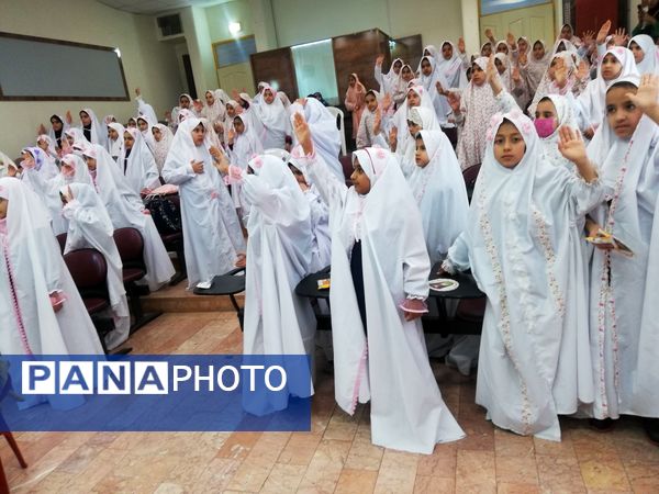 جشن عبادت در دبستان دخترانه تکتم