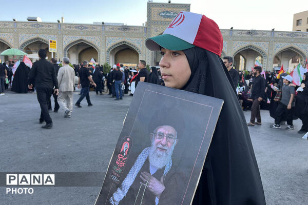 مشهد در سوگ؛ بدرقه باشکوه رهبر شهید انقلاب در جوار بارگاه رضوی