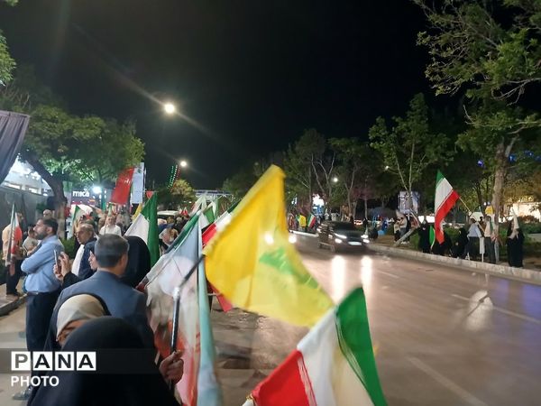 موج حماسه مشهدیان در بلوار احمد آباد 