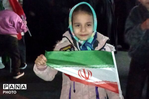 مردم غیور و شجاع همیشه در صحنه میدان ها را خالی نمی گذارند