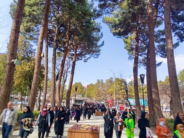 معاونان پرورشی شهرستان نیشابور از مقبره خیام بازدید کردند 