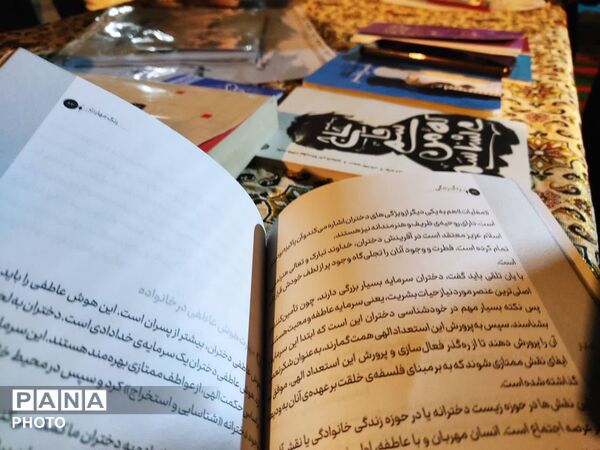 خادمان کوچک در موکب سازمان دانش‌آموزی 