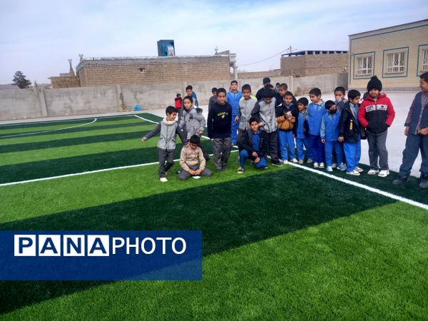 افتتاح زمین چمن مدرسه شهید غلامی خلیل آباد