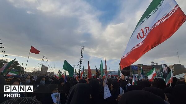 مراسم بیعت مردم ملایر با آیت‌الله سید مجتبی خامنه‌ای