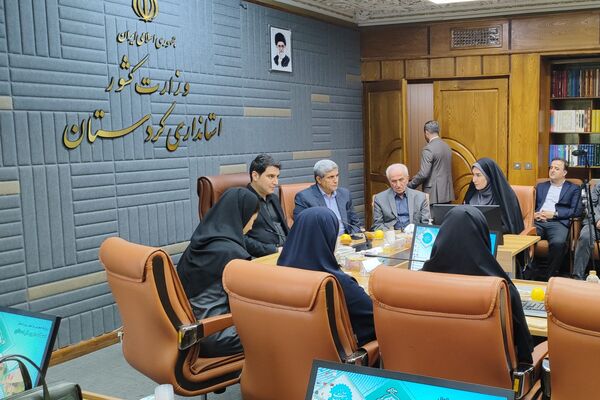 دیدار صمیمی استاندار کردستان با جمعی از دختران نخبه استان