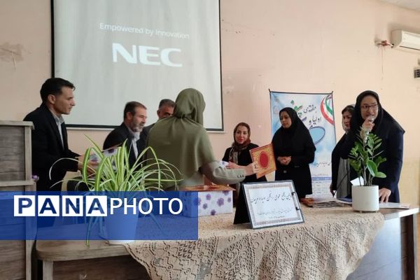 جلسه پیوند اولیا و مربیان در آموزشگاه معارف۶