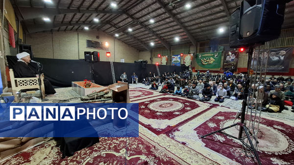 مراسم گرامیداشت نخستین سالگرد تدفین شهید گمنام در بوستان لاله قم