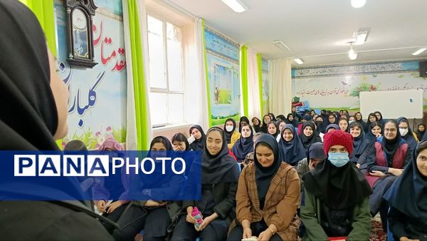 جلسات توجیهی رویداد ایده‌های نو در مدارس گناباد 