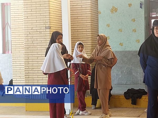 برگزاری مسابقه بین‌مدرسه‌ای طناب‌زنی ویژه دختران در حاجی‌آباد