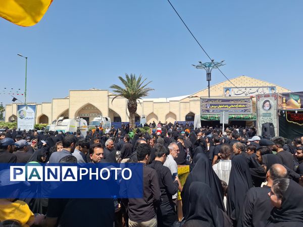 پیاده‌روی جاماندگان اربعین در گلستان شهدای اصفهان