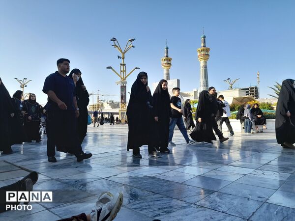 حال وهوای حرم مطهر در صبح شهادت امام رضا (ع)