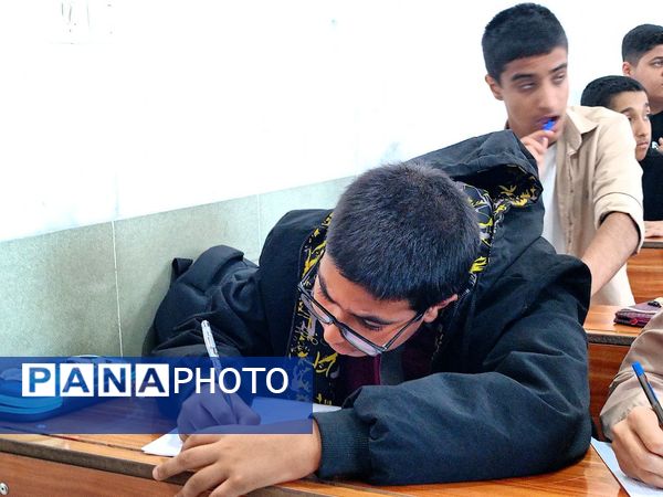 آزمون سنجش در دبیرستان میثاق 