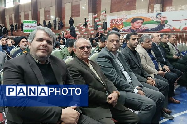 حضور پرشور دختران و پسران شهریار در روز استکبار ستیزی