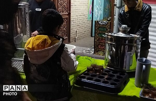 دویست و سی و سه شب خدمت در چایخانه حوزه علمیه گلشن
