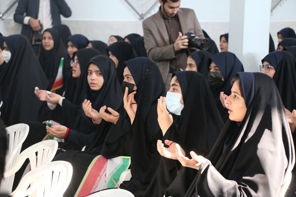 برپایی جشن «حضور تا ظهور» در دبیرستان شهیده حسنی سعدی قم