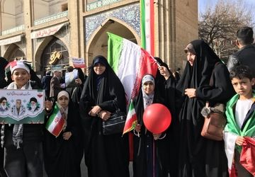 ۲۲ بهمن نماد اتحاد و همدلی مردم استان اصفهان در مسیر انقلاب