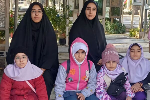 اجرای طرح «لاله‌های روشن» در دبستان آزاده ناحیه 2 شهرری 