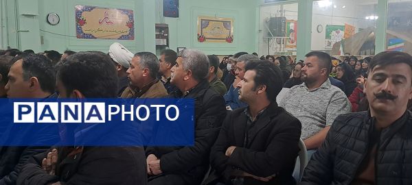 جلسه آموزش خانواده ویژه والدین پایه‌های دهم و یازدهم در دبیرستان شاهد ابوذر غفاری 