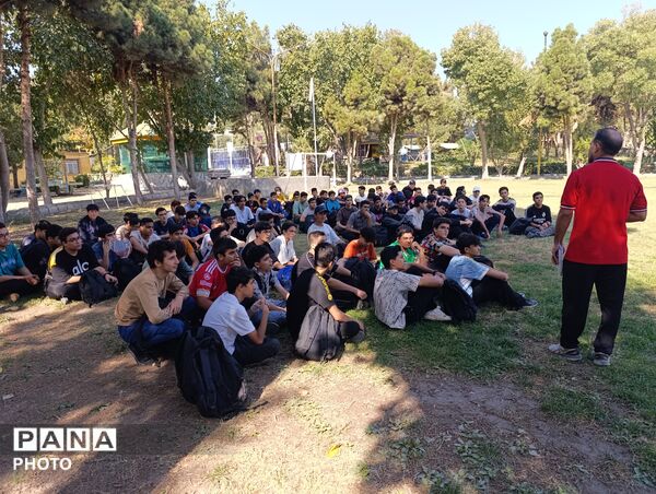 اردویی برای آشنایی با مدرسه