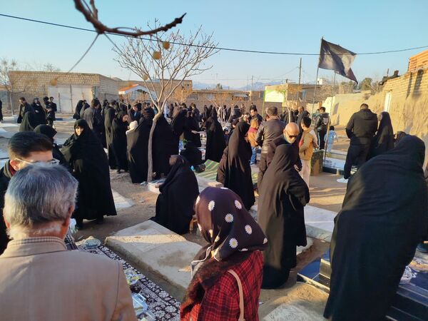 مراسم چراغ برات در قبرستان روستای فدافن