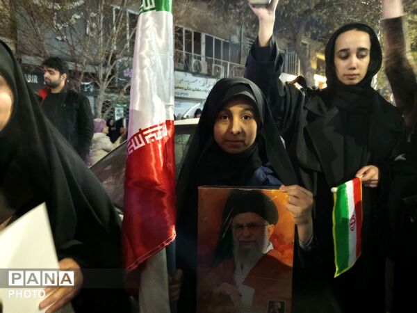 حرکت دسته عزاداری درسومین شب شهادت امام خامنه ای از پنجراه تا مسجد جامع