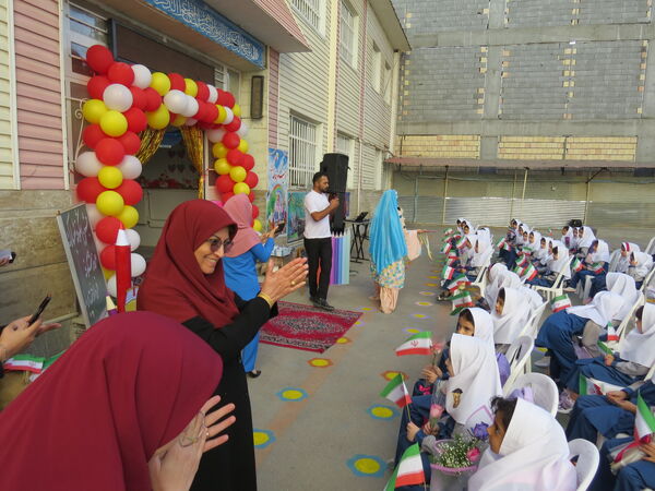جشن شکوفه ها مدرسه ۱۷شهریور