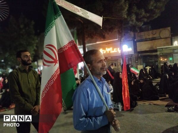 سدی از ایمان؛ بازگوییِ، شکوهِ اجتماعات شبانه در حسینیه امام خمینی(ره)