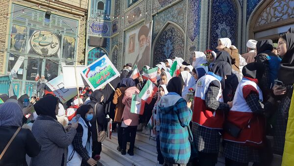 نخستین روز از دهه مبارک فجر با برگزاری برنامه‌های فرهنگی و مذهبی متنوع در شهرستان اسفراین