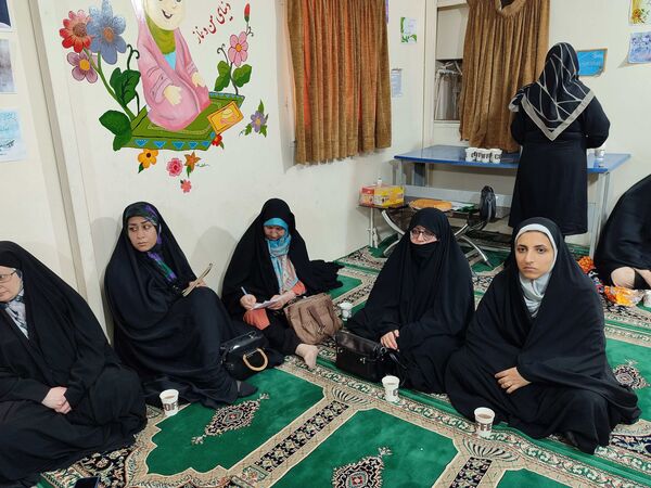 برگزاری جلسه آموزش خانواده در دبستان شاهد حاج تقی آقا بزرگ مشهد