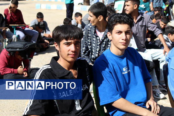 گرامیداشت هفته دفاع مقدس در مدرسه نخبگان عشایر گنجه‌ای یاسوج