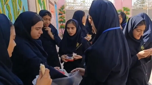 آیین برگزاری انتخابات شورای دانش آموزی در دبیرستان فرزانگان