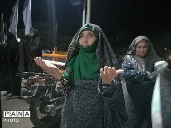 نماز جماعت همراه با اجتماعات شبانه در حسینیه شهدای شهر بار نیشابور 