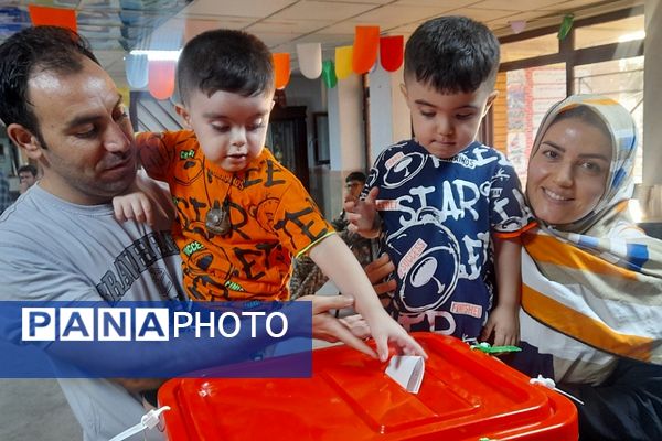 حضور پرشور مردم شهرستان بهارستان دو در دومین مرحله از انتخابات ریاست‌جمهوری