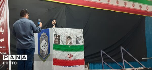 بیعت بانوان جیرفت‌زمین با رهبر انقلاب اسلامی