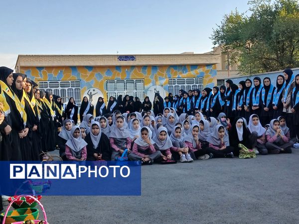 مدرسه دخترانه رقیه بدیعی میزبان شهید گمنام 