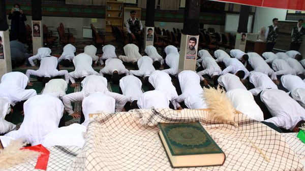 آیین مِهر با مُهر با بازگشایی مدارس در بهارستان‌2