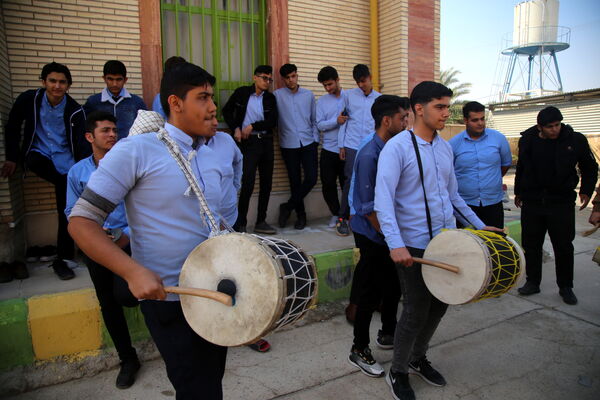 مراسم عزاداری ایام فاطمیه توسط دانش‌آموزان تنگستانی