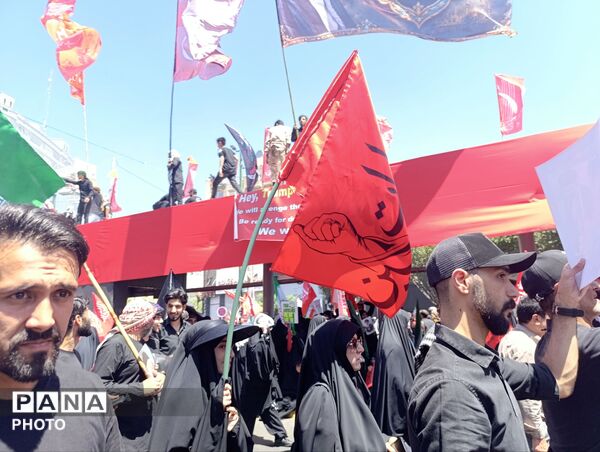 مراسم تشییع رهبر معظم انقلاب و خانواده ایشان در مشهد
